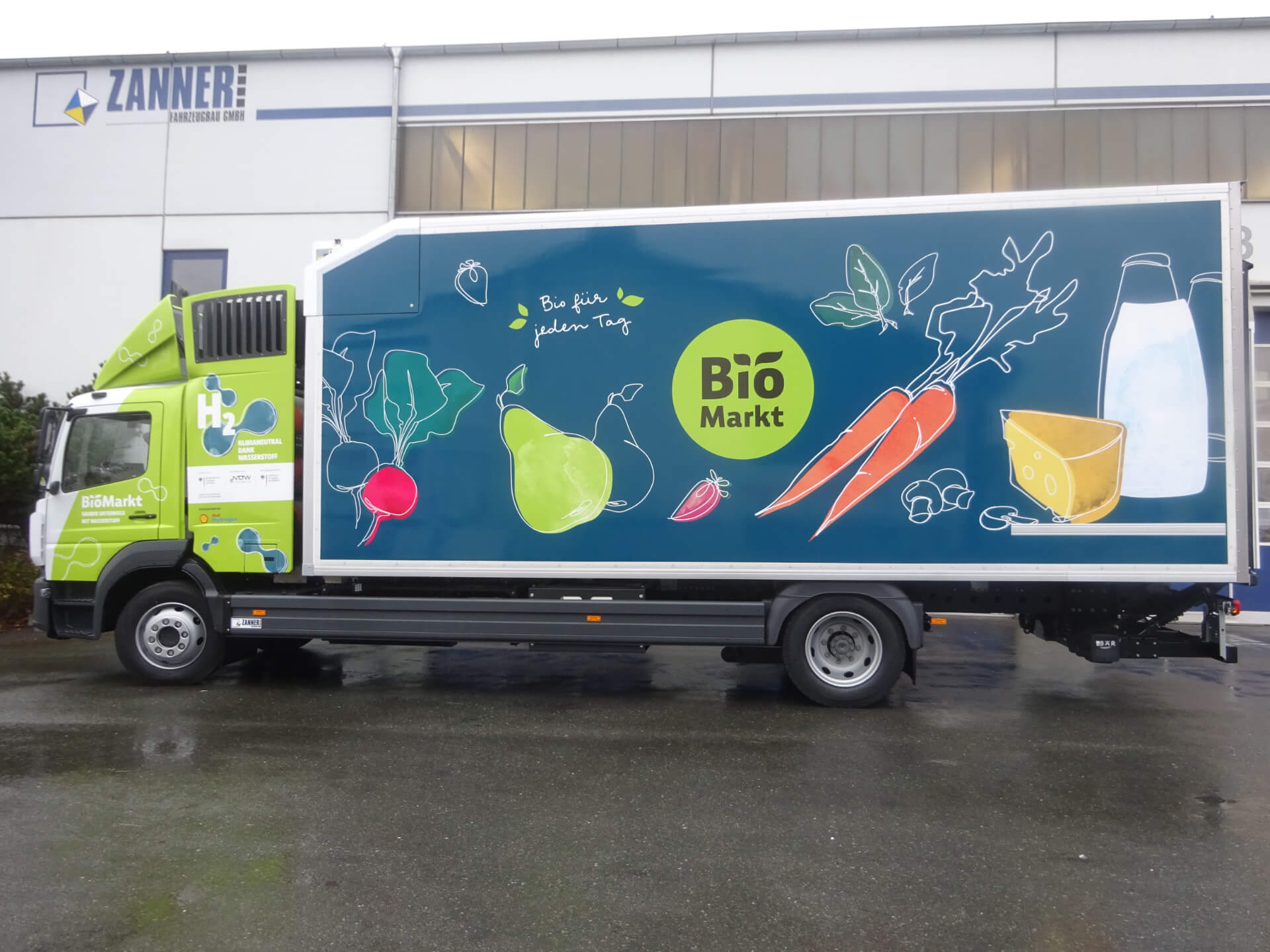 KUeHLKOFFER Dennree 24 07 Kühlfahrzeuge